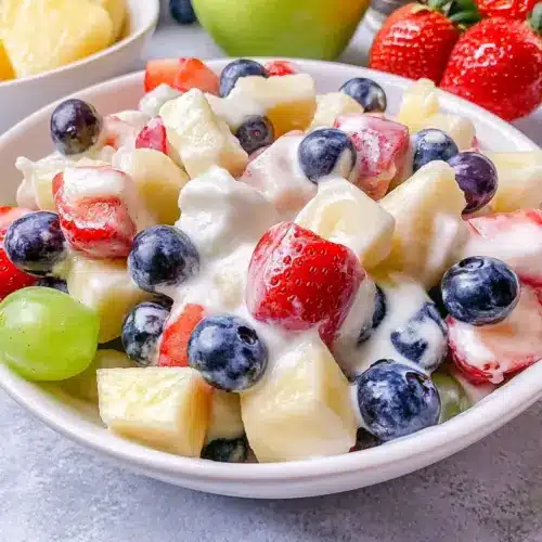 Creamy fruit salad